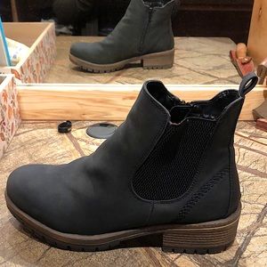 Maurices Chelsea boot / bootie